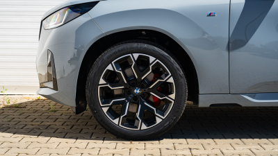 BMW X3 20d xDrive (pohľad spredu)
