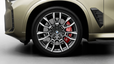 BMW X5 30d xDrive (pohľad spredu)