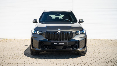 BMW X5 30d xDrive (pohľad do interiéru)