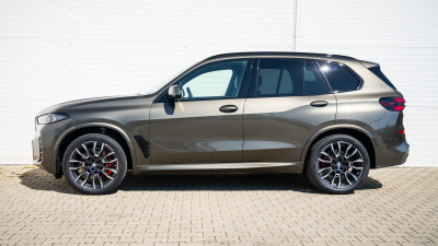 BMW X5 30d xDrive (pohľad zozadu)