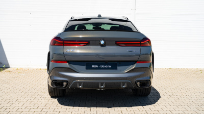 BMW X6 30d xDrive (pohľad do interiéru)