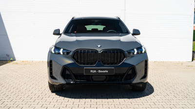 BMW X6 30d xDrive (pohľad do interiéru)
