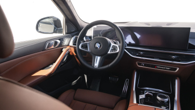 BMW X6 30d xDrive (pohľad do interiéru)