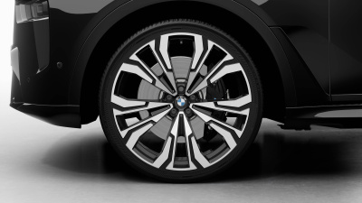 BMW X7 40d xDrive (pohľad spredu)