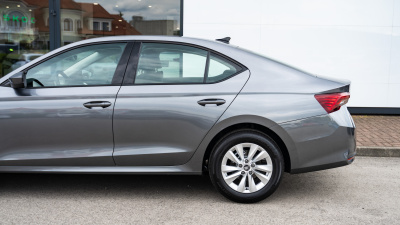 Škoda Octavia 2.0 TDI Extra Plus (pohľad do interiéru)