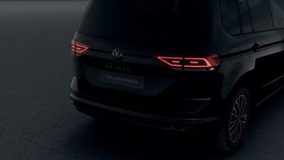 VW Touran 2.0 TDI Limited (pohľad do interiéru)