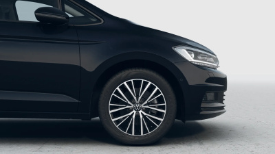 VW Touran 2.0 TDI Limited (pohľad do interiéru)