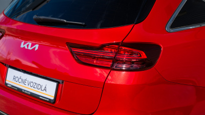 Kia Ceed SW 1.5 T-GDi  AT (pohľad do interiéru)