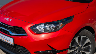 Kia Ceed SW 1.5 T-GDi  AT (pohľad do interiéru)