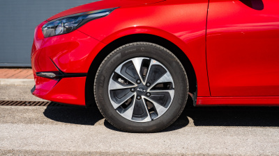 Kia Ceed SW 1.5 T-GDi  AT (pohľad do interiéru)