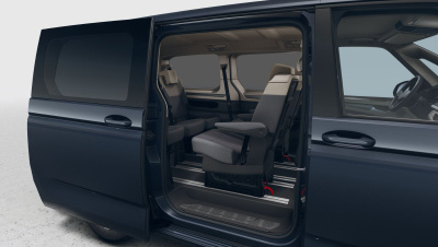 VW Multivan Bulli Long 2.0 TDI (pohľad do interiéru)