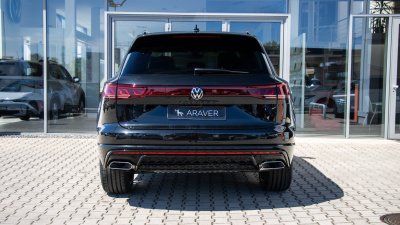 VW Touareg 3.0 TDI R-Line Final Edition (pohľad do interiéru)