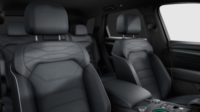 VW Touareg 3.0 TDI Premium Limited (pohľad do interiéru)