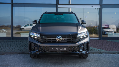 VW Touareg 3.0 TDI R-Line Final Edition (pohľad zozadu)