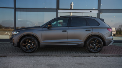 VW Touareg 3.0 TDI R-Line Final Edition (pohľad do interiéru)