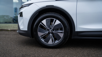 Škoda Elroq 50 Essence (pohľad spredu)