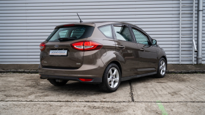 Ford C-Max (pohľad do interiéru)