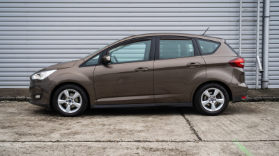 Ford C-Max (pohľad zozadu)