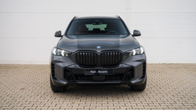 BMW X5 50e xDrive (pohľad do interiéru)