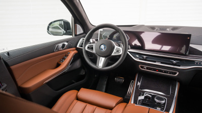 BMW X5 50e xDrive (pohľad do interiéru)