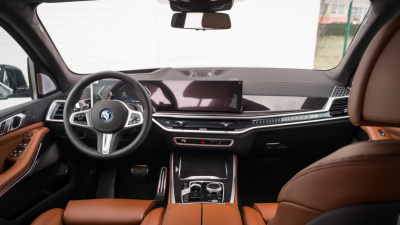 BMW X5 50e xDrive (pohľad do interiéru)