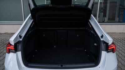 Škoda Octavia 2.0 TDI Selection (pohľad do interiéru)