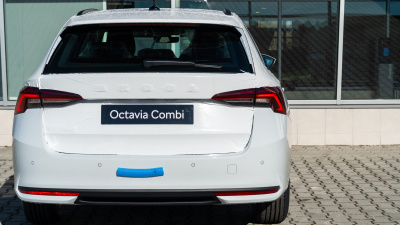 Škoda Octavia Combi 2.0 TDI Selection (pohľad do interiéru)