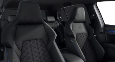 VW Golf 1.5 eTSI R-line Limited (pohľad do interiéru)