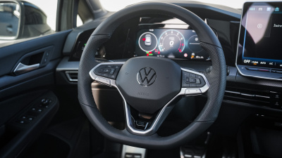 VW Golf 1.5 eTSI R-line Limited