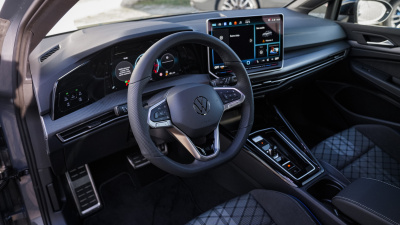 VW Golf 1.5 eTSI R-line Limited