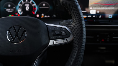 VW Golf 1.5 eTSI R-line Limited