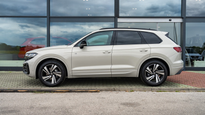 VW Touareg 3.0 TDI R-Line Final Edition (pohľad zboku)
