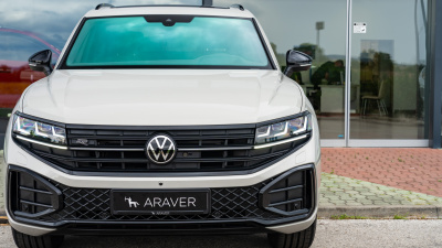 VW Touareg 3.0 TDI R-Line Final Edition (pohľad spredu)