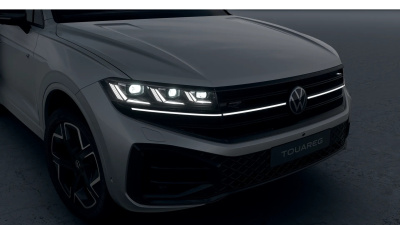 VW Touareg 3.0 TDI R-Line Final Edition (pohľad spredu)