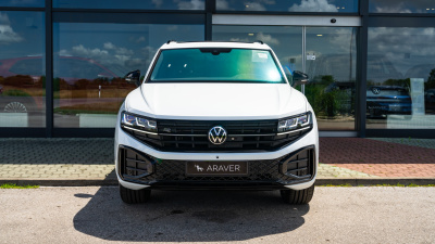 VW Touareg 3.0 TDI R-Line Final Edition (pohľad zozadu)
