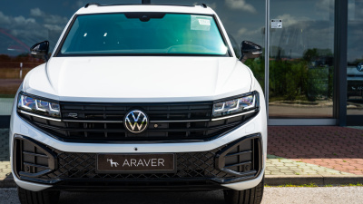 VW Touareg 3.0 TDI R-Line Final Edition (pohľad spredu)
