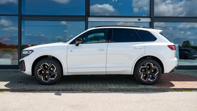 VW Touareg 3.0 TDI R-Line Final Edition (pohľad do interiéru)