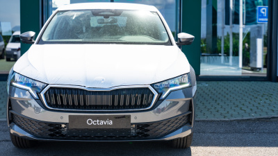 Škoda Octavia 1.5 TSI Extra (pohľad zboku)