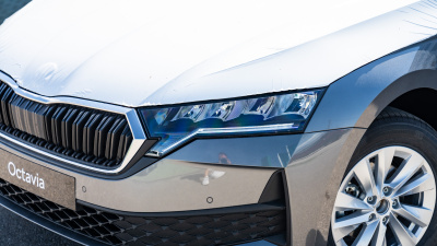 Škoda Octavia 1.5 TSI Extra (pohľad spredu)