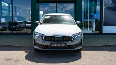 Škoda Octavia Combi 1.5 TSI Extra (pohľad zozadu)