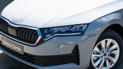 Škoda Octavia Combi 1.5 TSI Extra (pohľad spredu)
