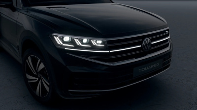 VW Touareg 3.0 TDI Premium Limited (pohľad spredu)