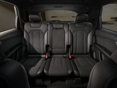 AUDI Q7 3.0 TFSIe Quattro S line  (pohľad do interiéru)