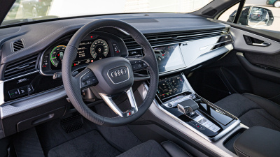 AUDI Q7 3.0 TFSIe Quattro S line 