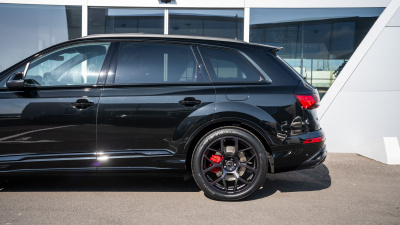 AUDI Q7 3.0 TFSIe Quattro S line  (pohľad do interiéru)