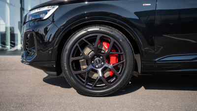 AUDI Q7 3.0 TFSIe Quattro S line  (pohľad do interiéru)