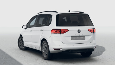 VW Touran 1.5 TSI Limited (pohľad zozadu)