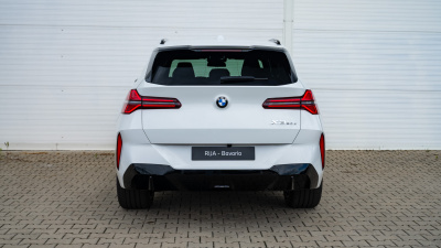 BMW X3 20d xDrive (pohľad do interiéru)