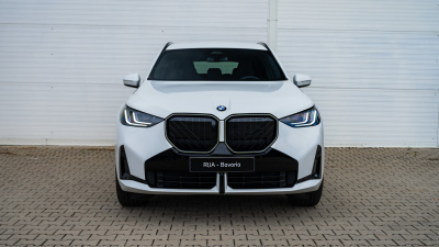 BMW X3 20d xDrive (pohľad do interiéru)