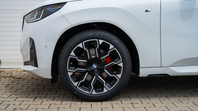 BMW X3 20d xDrive (pohľad spredu)